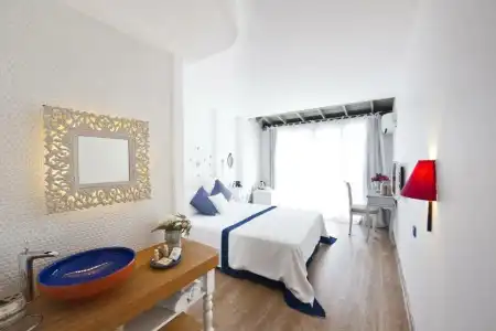 Sade Alacati - 2