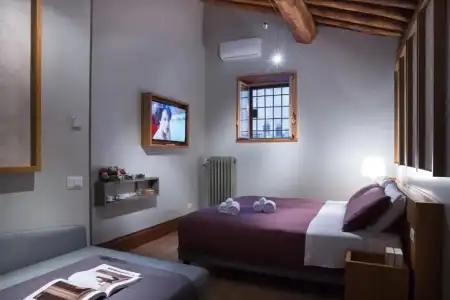 Grand Master Suites - 35