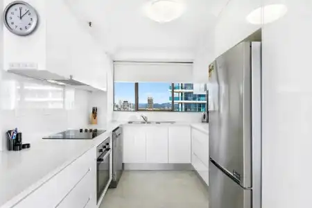 Surfers Century Oceanside Apartments - 129