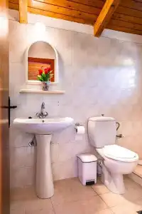 2-bed Apartment With Pool - 8