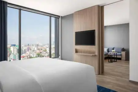 Courtyard by Marriott Phnom Penh - 81