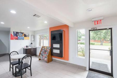 Motel 6 Grand Prairie, TX - Near Six Flags Drive - 7