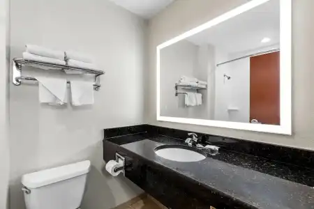 Days Inn & Suites by Wyndham Lakeland - 84
