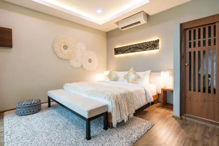 Zee Luxury Boutique - 9