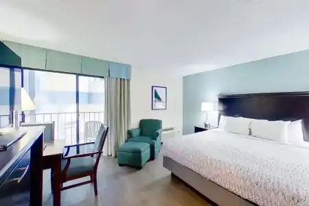 Carolinian Beach Resort by Vacasa - 468