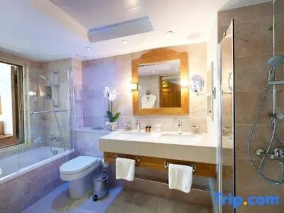 Olympic Lagoon Resort - 30