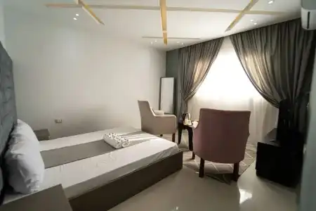 Crowne pyramids view inn - 1