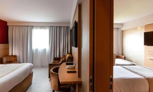 Best Western Plus Le Lavarin - 86