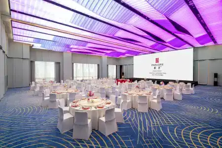 HUALUXE Shanghai Changfeng Park by IHG - 17