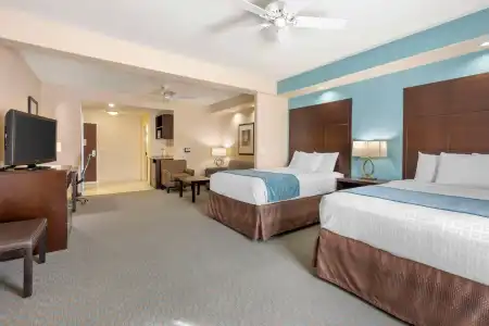 Best Western Plus Midland Suites - 4