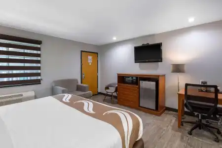 Quality Inn Near Hollywood Walk of Fame - 6