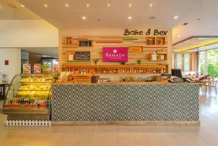 Ramada by Wyndham Phuket Deevana - 11