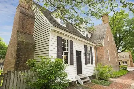Colonial Houses, an official Colonial Williamsburg - 25