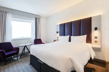 Premier Inn Dubai International Airport - 35
