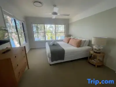 Noosa Entrance Waterfront Resort - 275