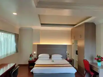 Grand United Ahlone Branch - 230