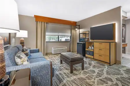 Best Western Plus GranTree Inn - 47