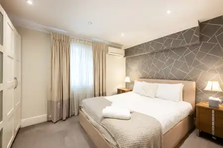 Queensgate Court - 19