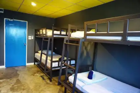 B&B House & Hostel - 19