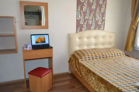 Second Home Hostel - 37