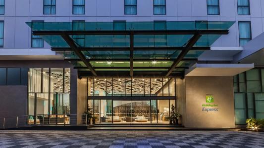 Holiday Inn Express Bangkok Soi Soonvijai by IHG - 32