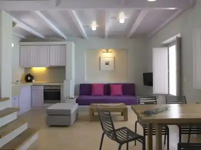 Voreina Gallery Suites - 29
