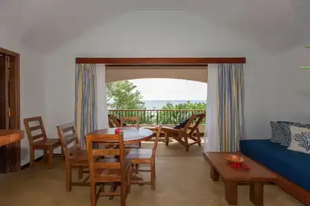 L'Hirondelle Self Catering Guest House - 36