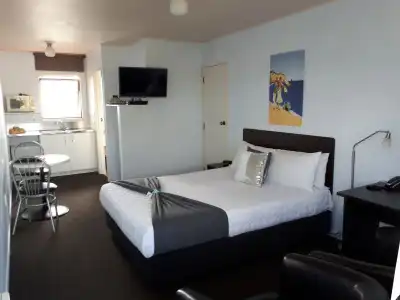 Albatross Motel - 4