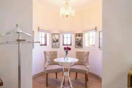 Heinitzburg Boutique - 13