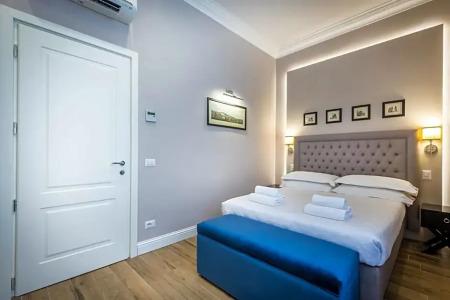 Emma Small Luxury - 23