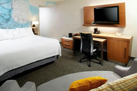 Courtyard Lansing - 1