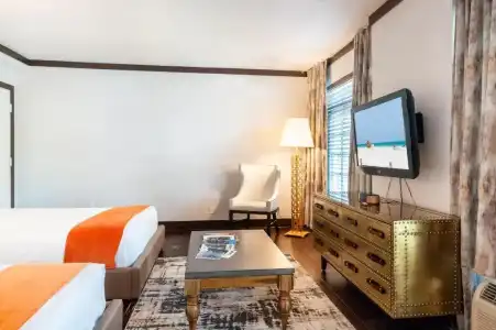 Lincoln Arms Suites - 43