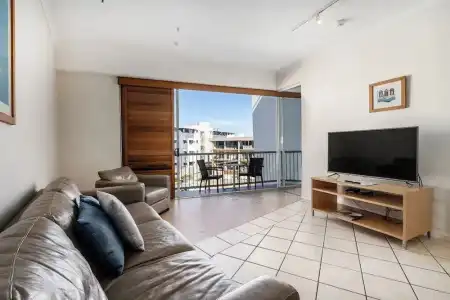 Rolling Surf Resort - 140