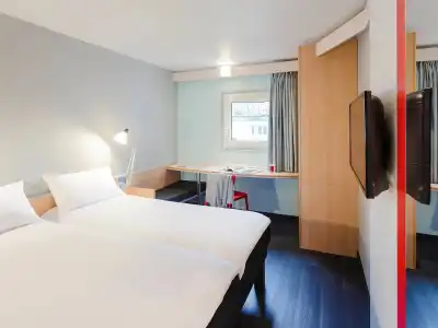 ibis Bourges - 1
