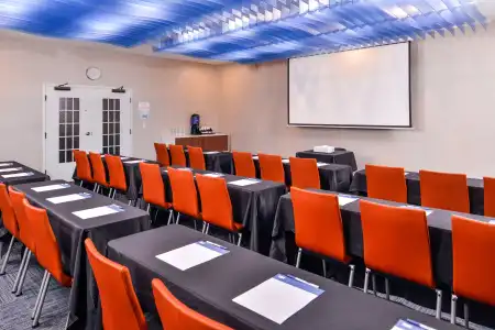 Holiday Inn Express Tampa N I-75 - University Area by IHG - 36