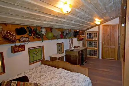 Raven's Bed and Breakfast - 25