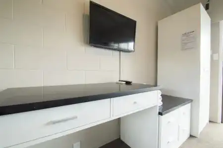 Middlemore Motel - 45