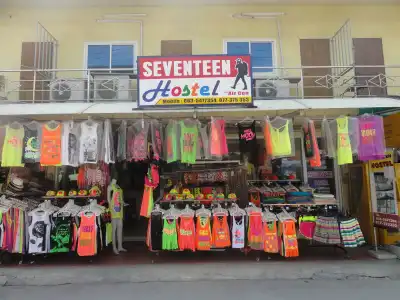 Seventeen Hostel - 11