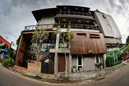 The Arak Bed Bar and Hostel - 47