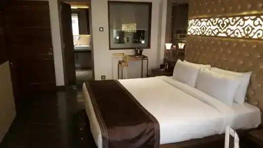 Peninsula Redpine - 95