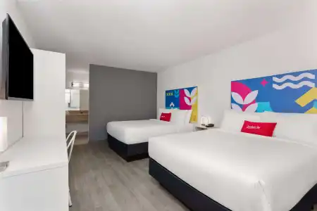 Baymont by Wyndham Orlando North Millenia - 5