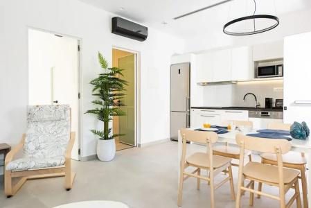 Cozy Corner Luxury Apartments - 17
