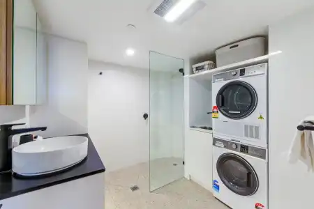 Zenith Ocean Front Apartments - 107