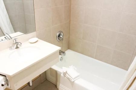 Red Lion Inn & Suites Sacramento - 22