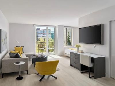 AKA Washington Circle - 40