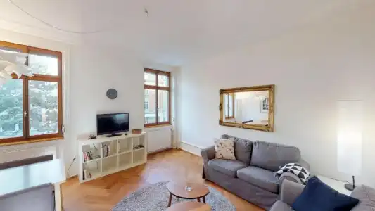 Unique Serviced Living at Airport Line - 24