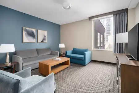 La Quinta Inn & Suites by Wyndham Chicago Downtown - 90
