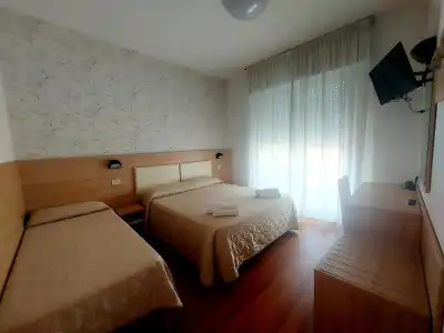 Monica - 2