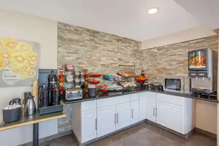 3 Bedroom Community House - 12
