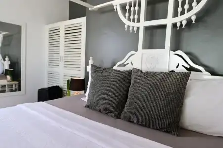 B4 Boutique - 55